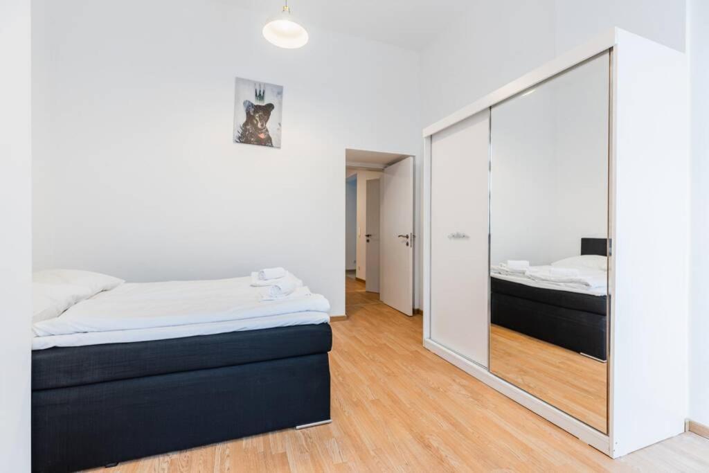 Apartment Family Next To Danube River